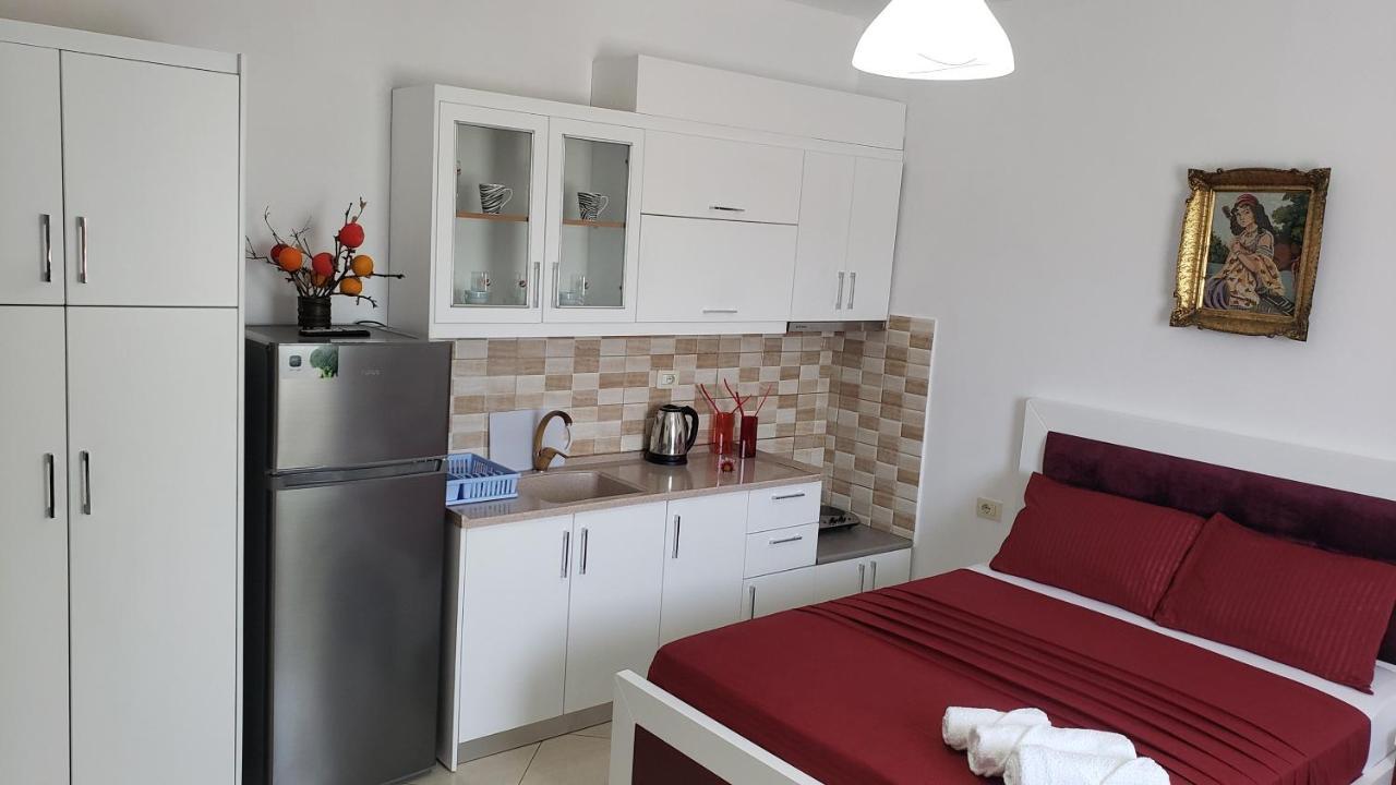 Guesthouse Shehu Ksamil Buitenkant foto