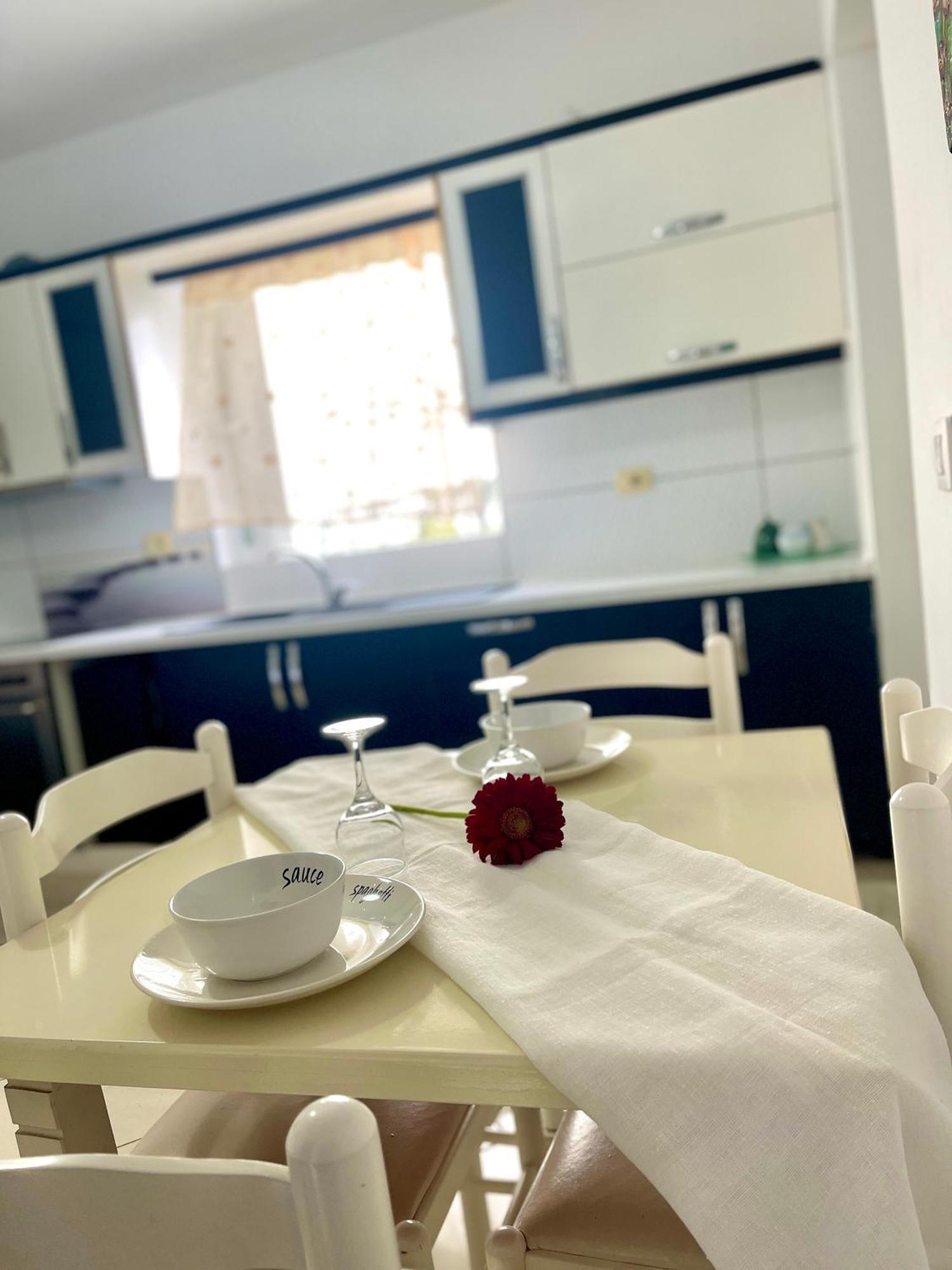 Guesthouse Shehu Ksamil Buitenkant foto