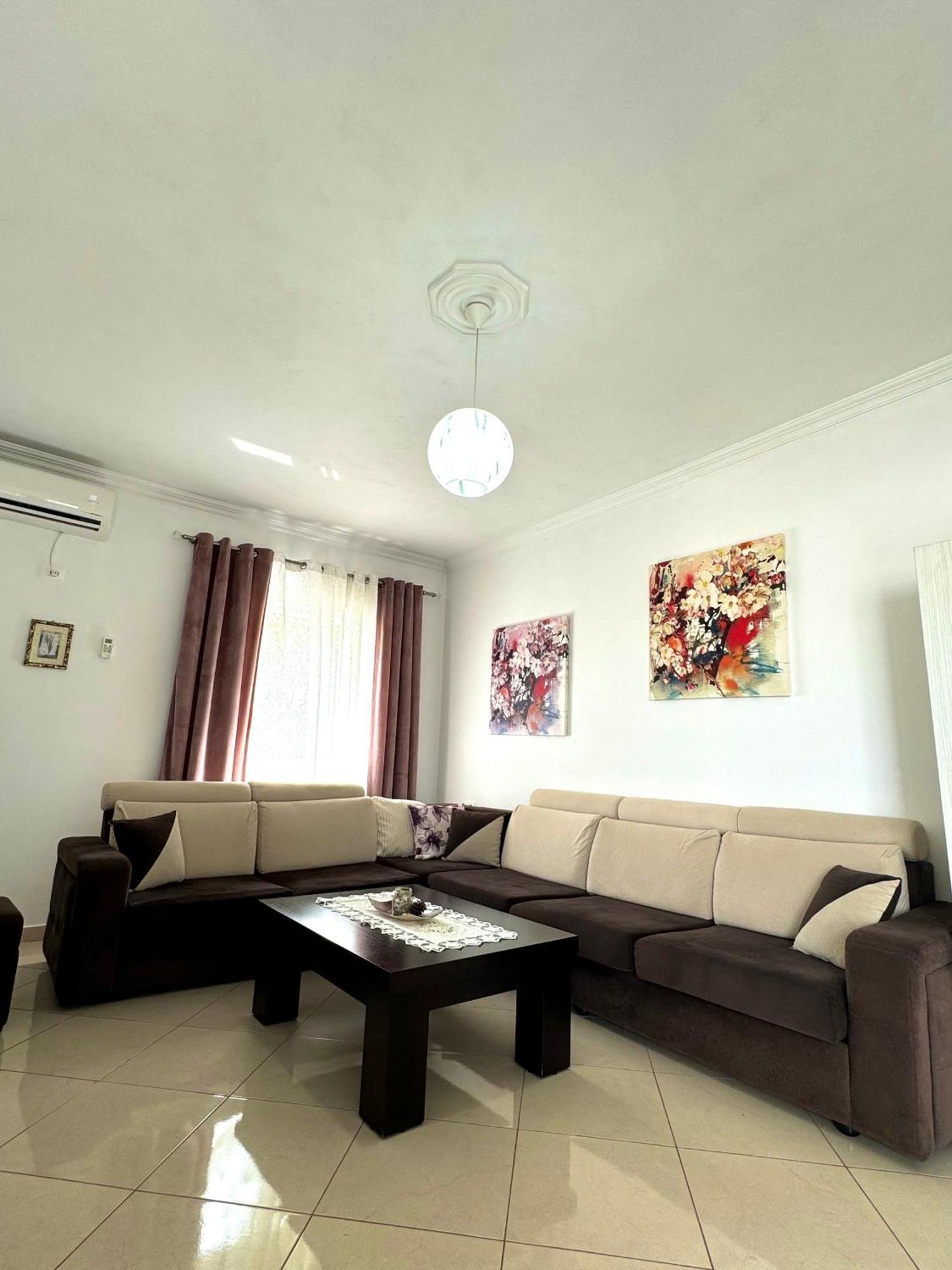 Guesthouse Shehu Ksamil Buitenkant foto