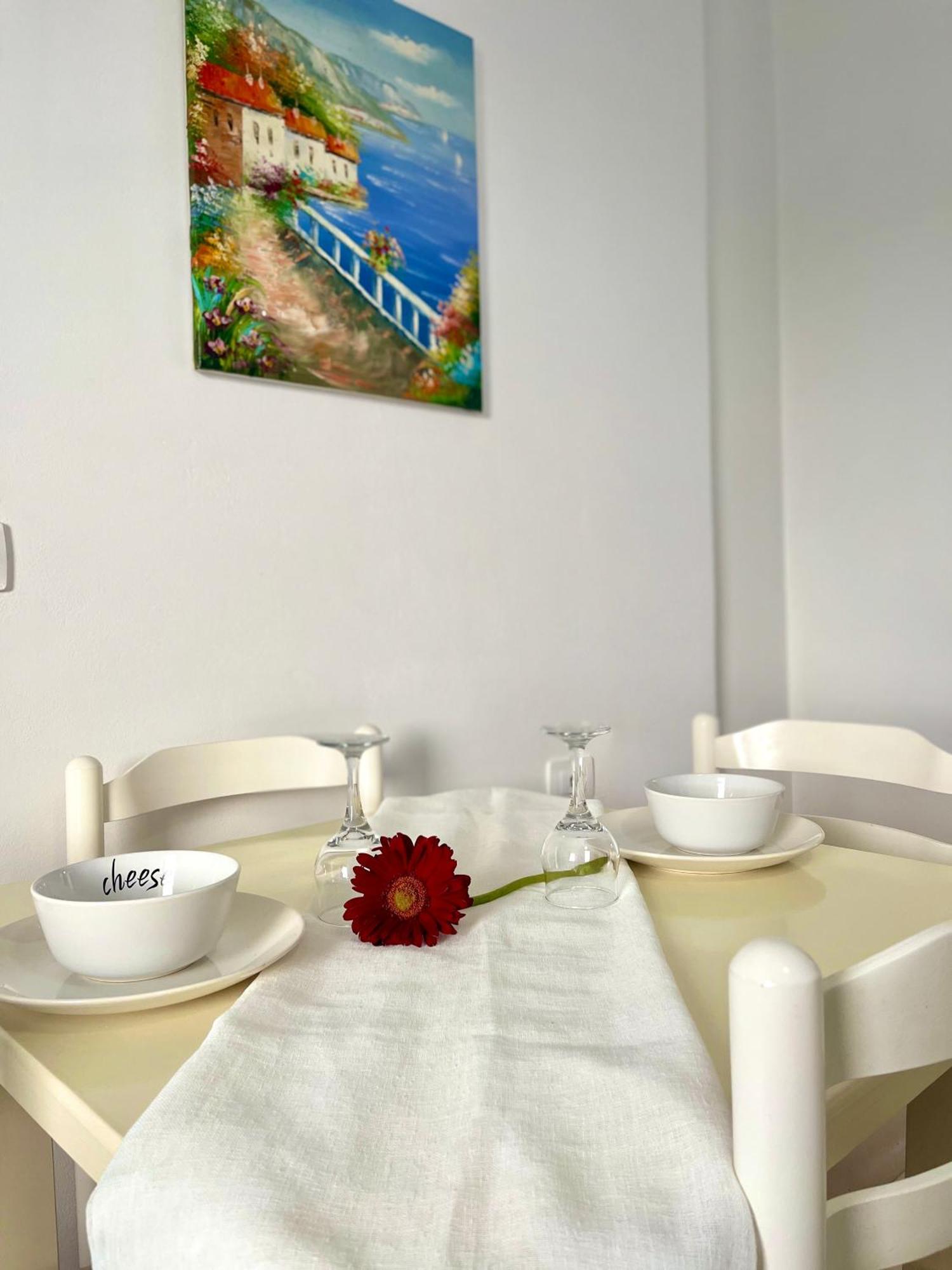 Guesthouse Shehu Ksamil Buitenkant foto